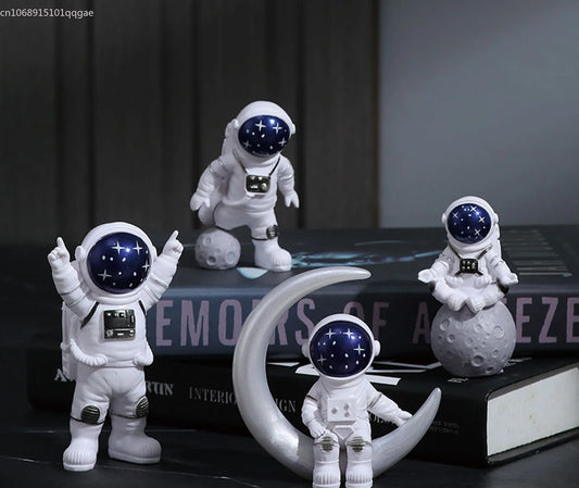 Zestaw 4 figur astronautów, dekoracja biurkowa, zabawka edukacyjna
